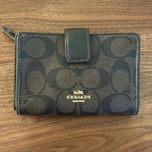 Coach Signature Canvas Wallet in Brown/Black